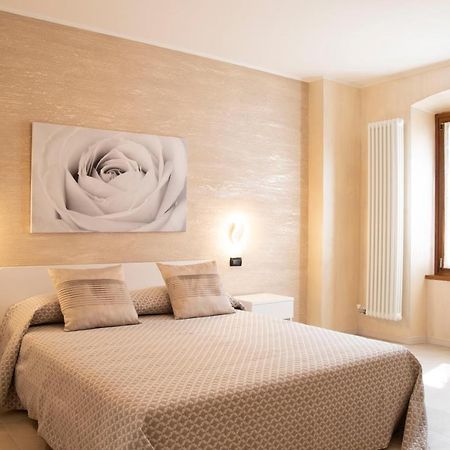 Flower Apartments Бардолино Экстерьер фото